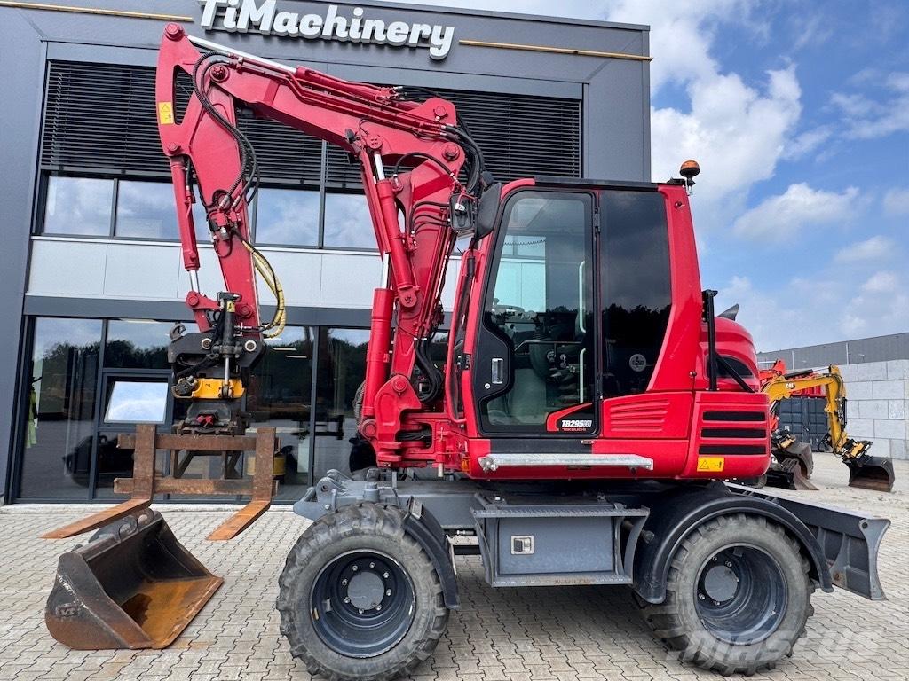 Takeuchi TB 295 W Pelle sur pneus