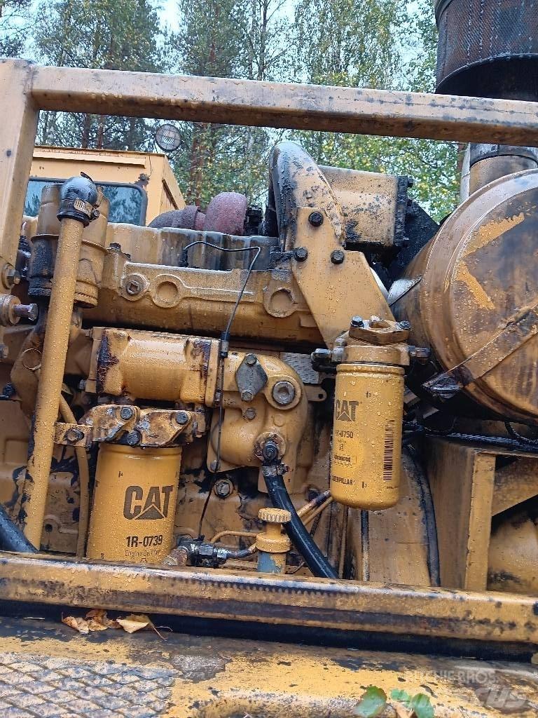 CAT 219 LC Pelle sur chenilles