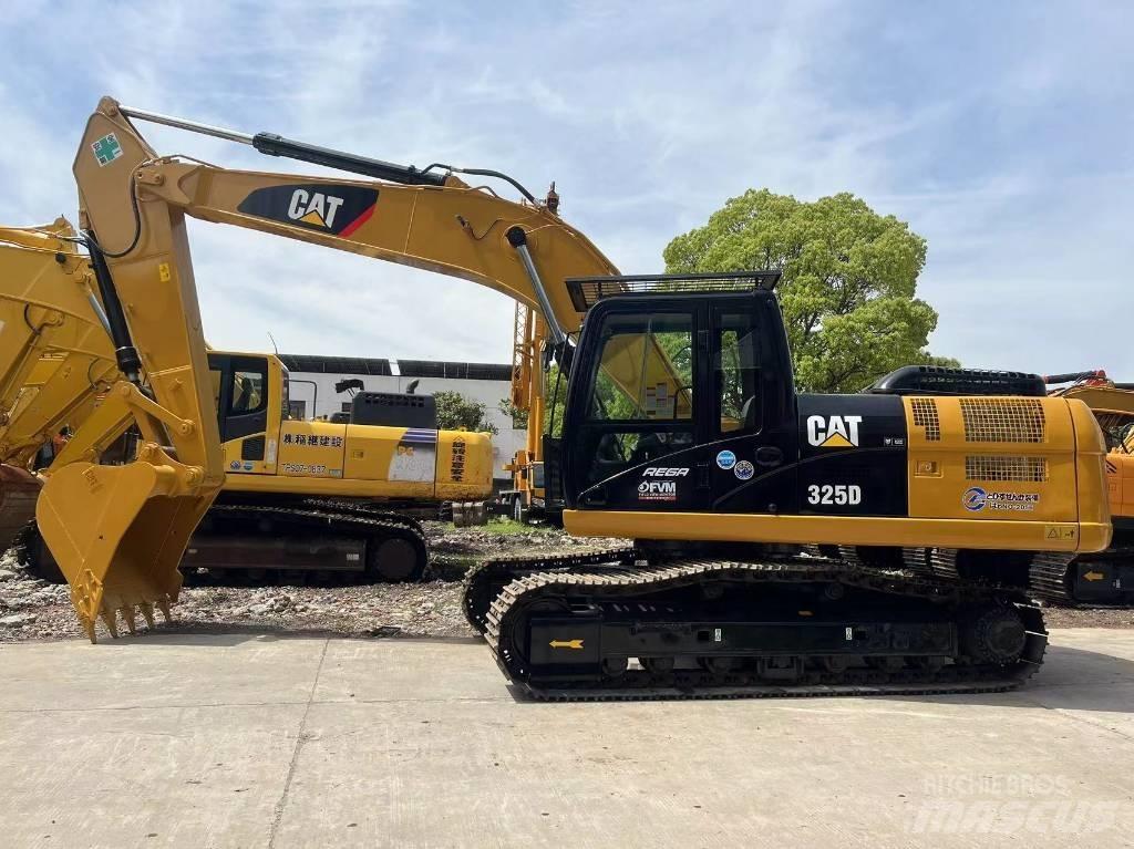 CAT 325d Pelle sur chenilles