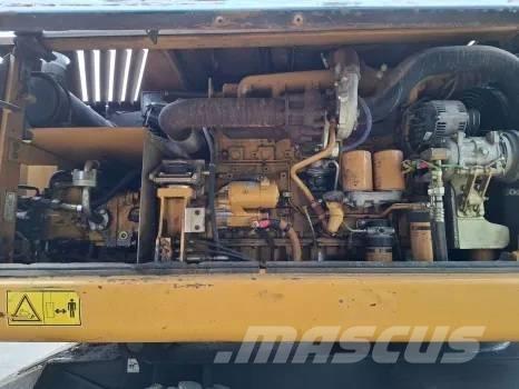 CAT M 316 C Pelle sur pneus