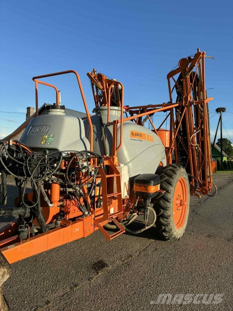 Jacto ADVANCE 3000 Pulvérisateurs traînés