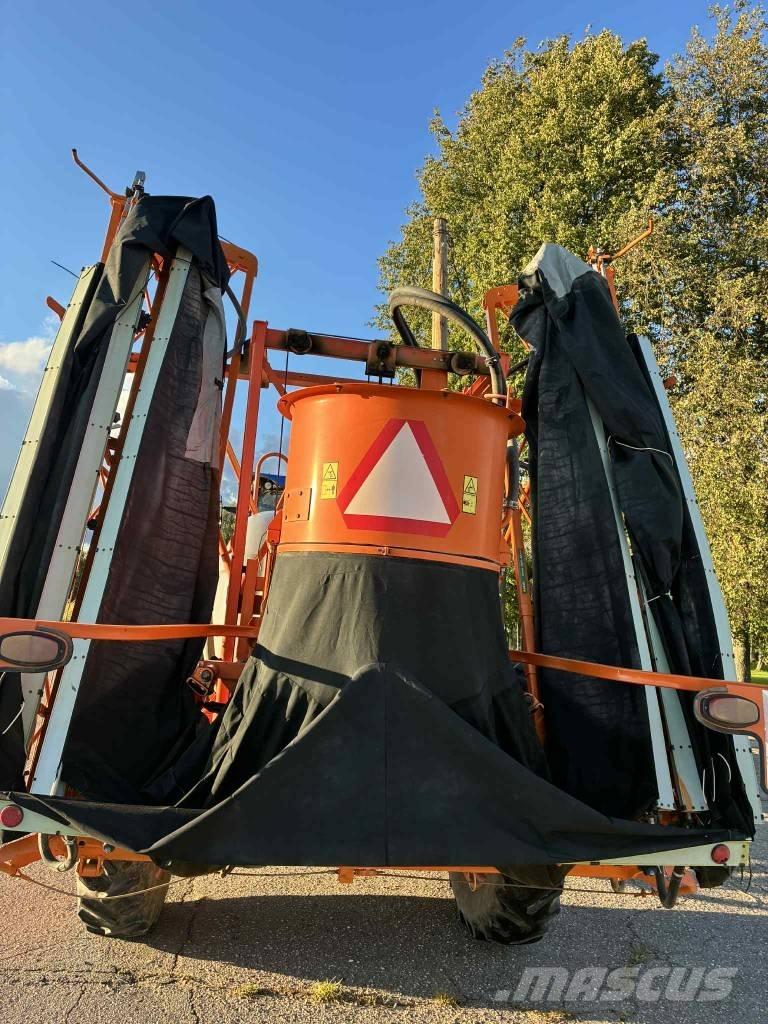 Jacto ADVANCE 3000 Pulvérisateurs traînés
