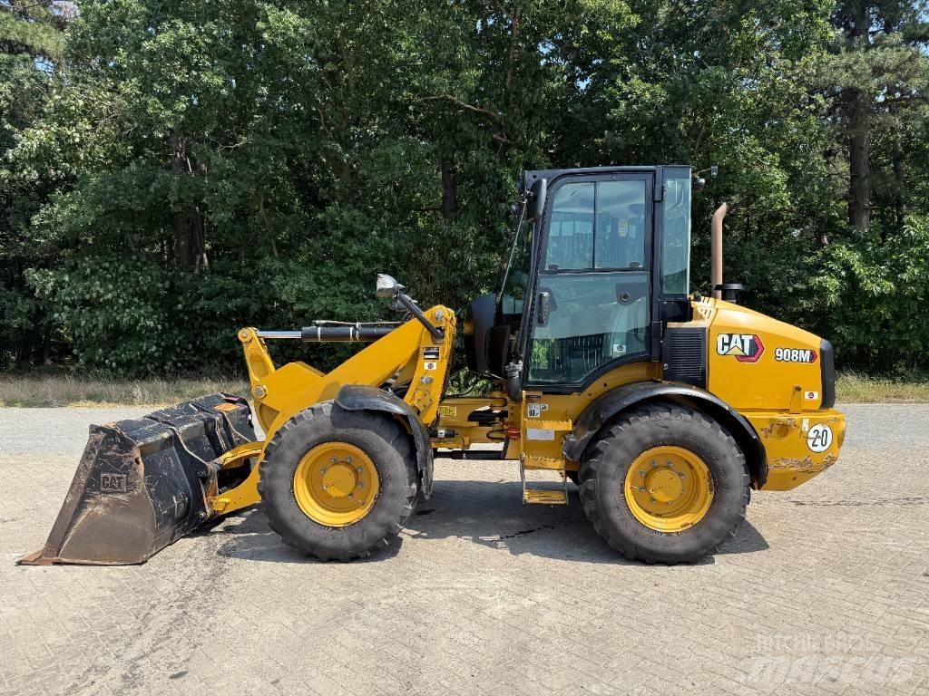 CAT 908 Chargeuse sur pneus