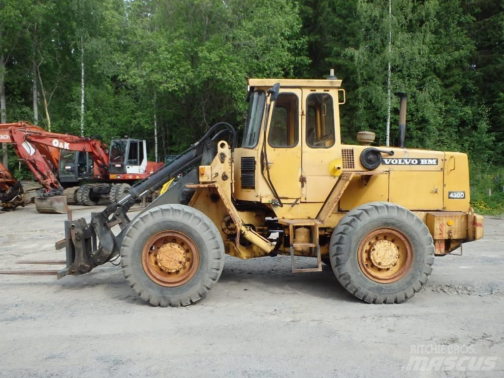 Volvo BM 4300 4x4 Chargeuse sur pneus