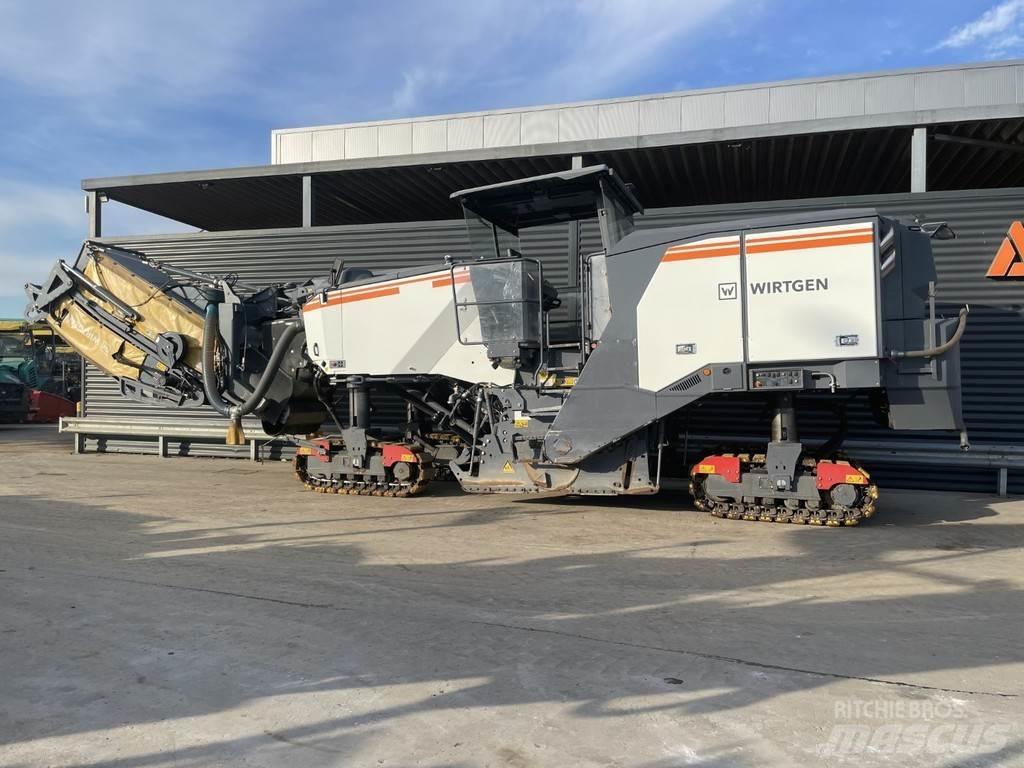 Wirtgen W 220 FI Fraiseuse à froid