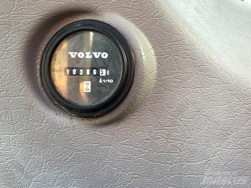 Volvo ew160E 2016 Pelle sur pneus