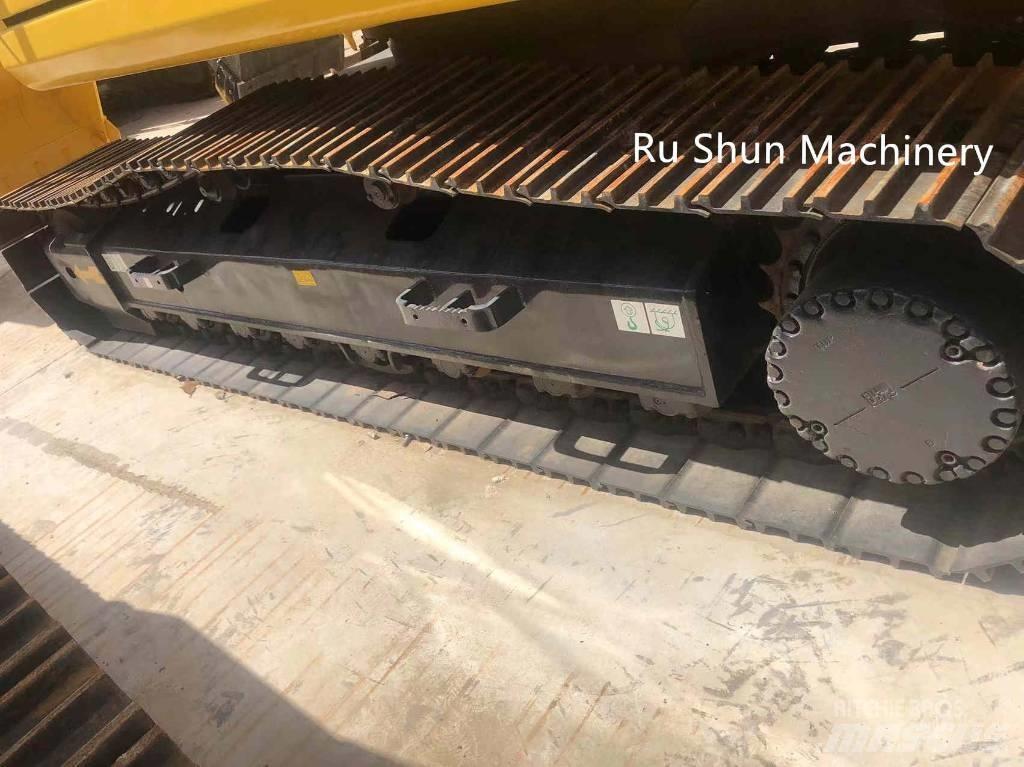 Komatsu PC 220-8 Pelle sur chenilles