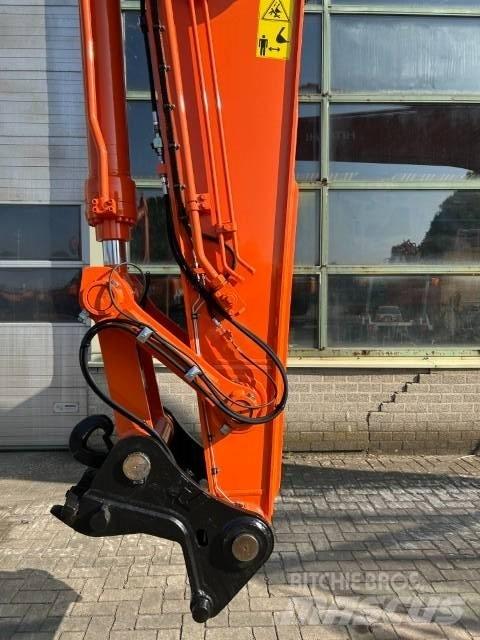 Hitachi ZX 290LCN-5B Pelle sur chenilles