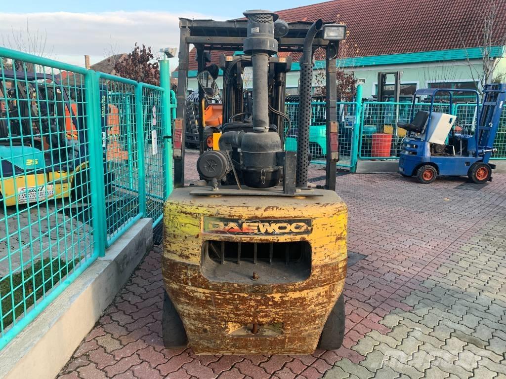 Daewoo D30S-3 V-3523 Chariots diesel