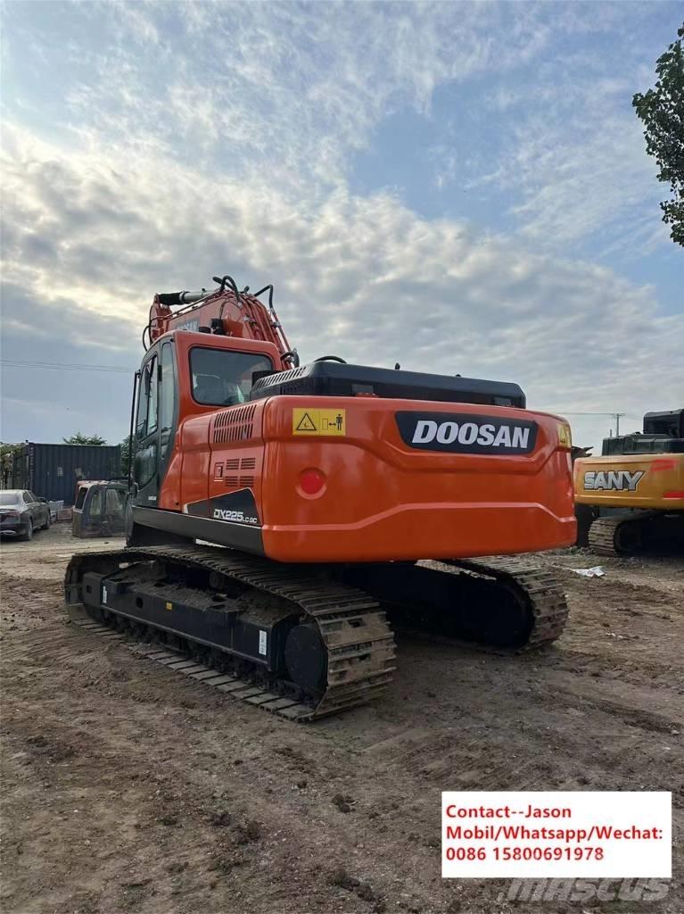 Doosan DX 225 LCA Pelle sur chenilles