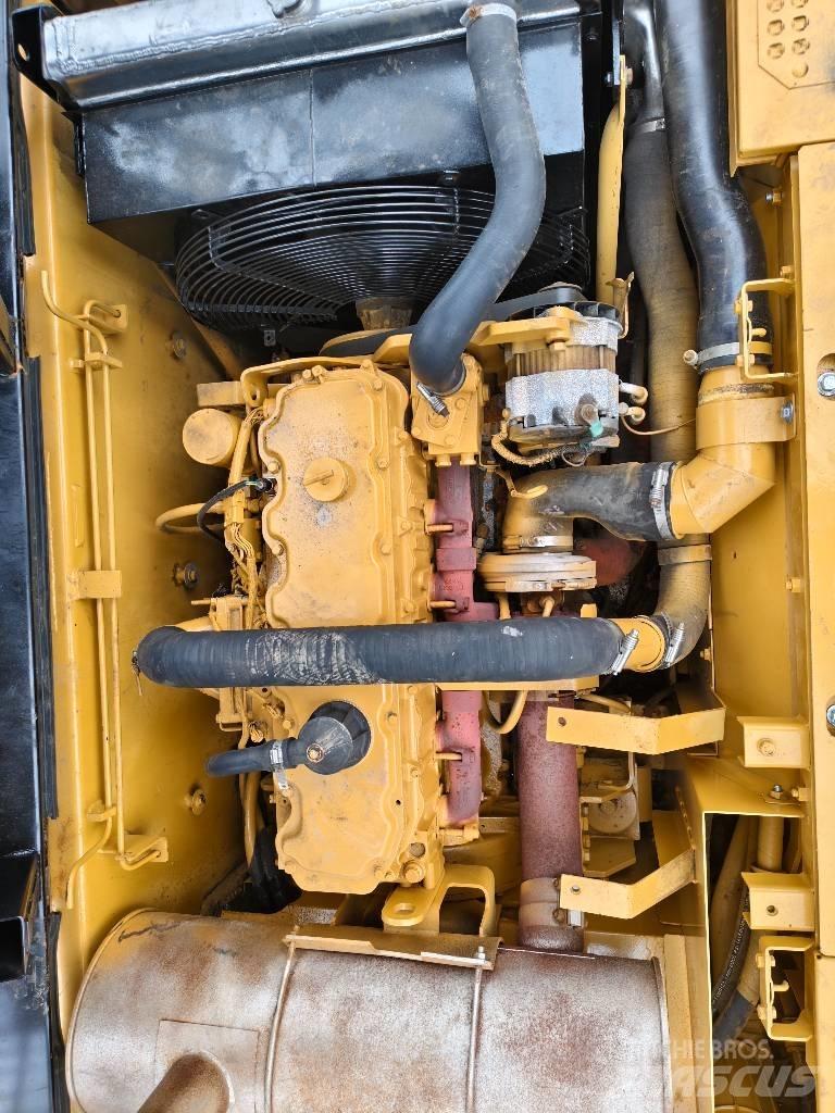 CAT 325 C Pelle sur chenilles