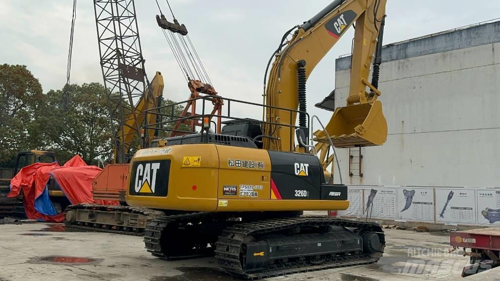 CAT 326D2 Pelle sur chenilles
