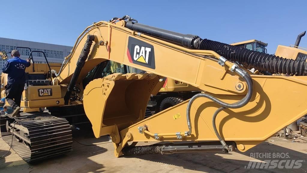CAT 2018 CAT 320 Pelle sur pneus