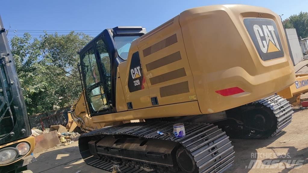 CAT 2018 CAT 320 Pelle sur pneus