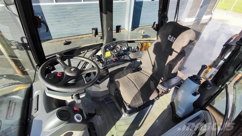 CAT 432 E Tractopelle