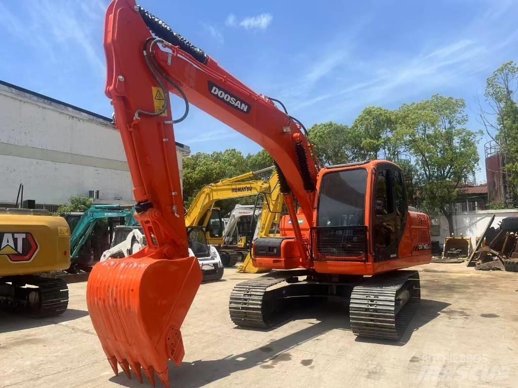Doosan DX 140 LC Pelle sur chenilles