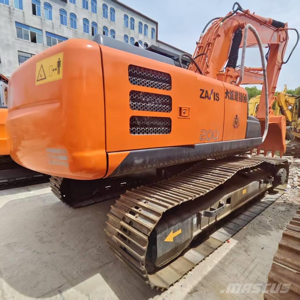 Hitachi ZX 200 Pelle sur chenilles