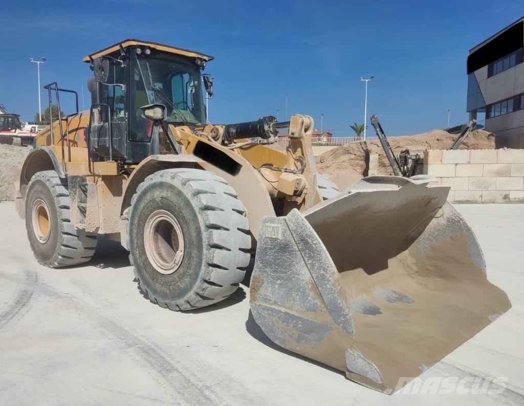 CAT 966 M Chargeuse sur pneus