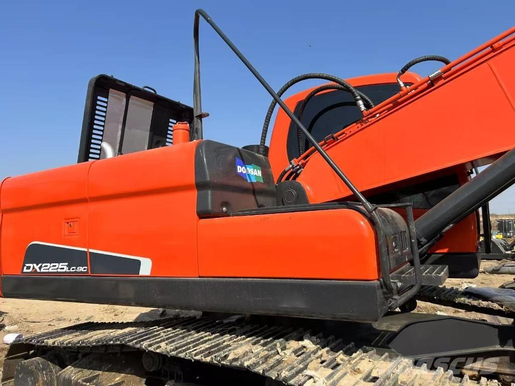 Doosan DX225LC-9C Pelle sur chenilles