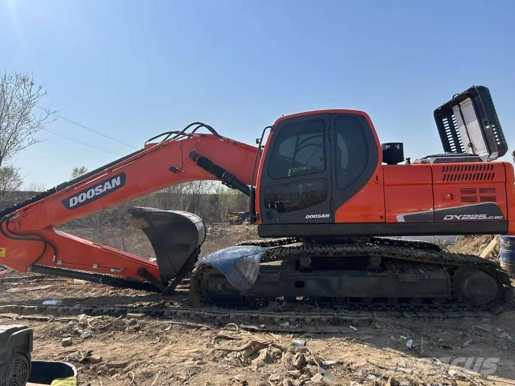 Doosan DX225LC-9C Pelle sur chenilles
