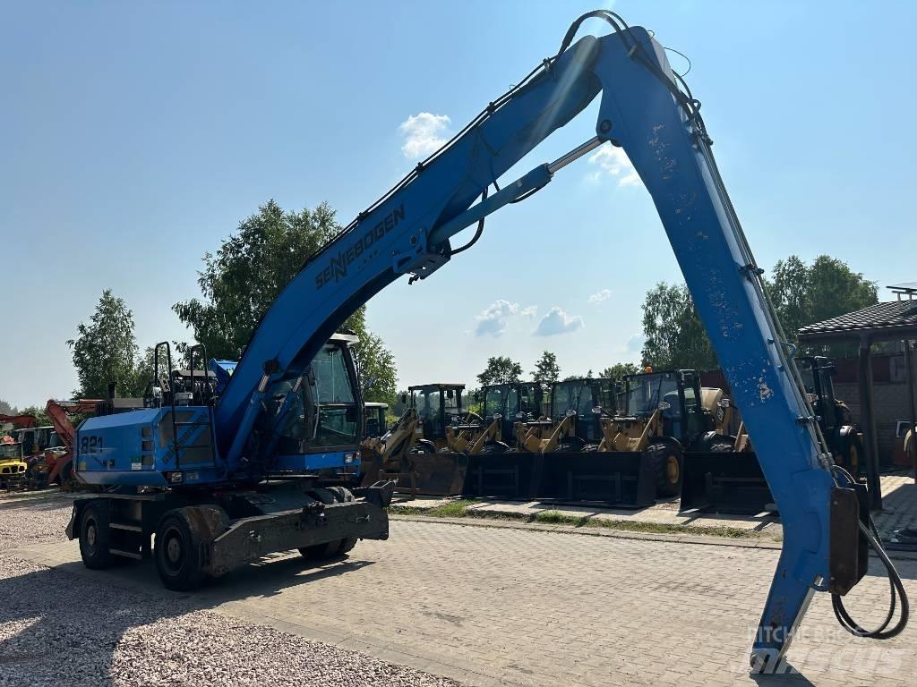 Sennebogen M 821 Pelle à déchets