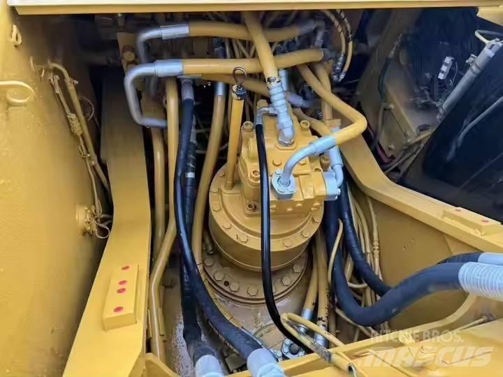 CAT CAT329D2L Pelle sur chenilles