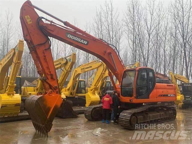 Doosan DX300LC Pelle sur chenilles
