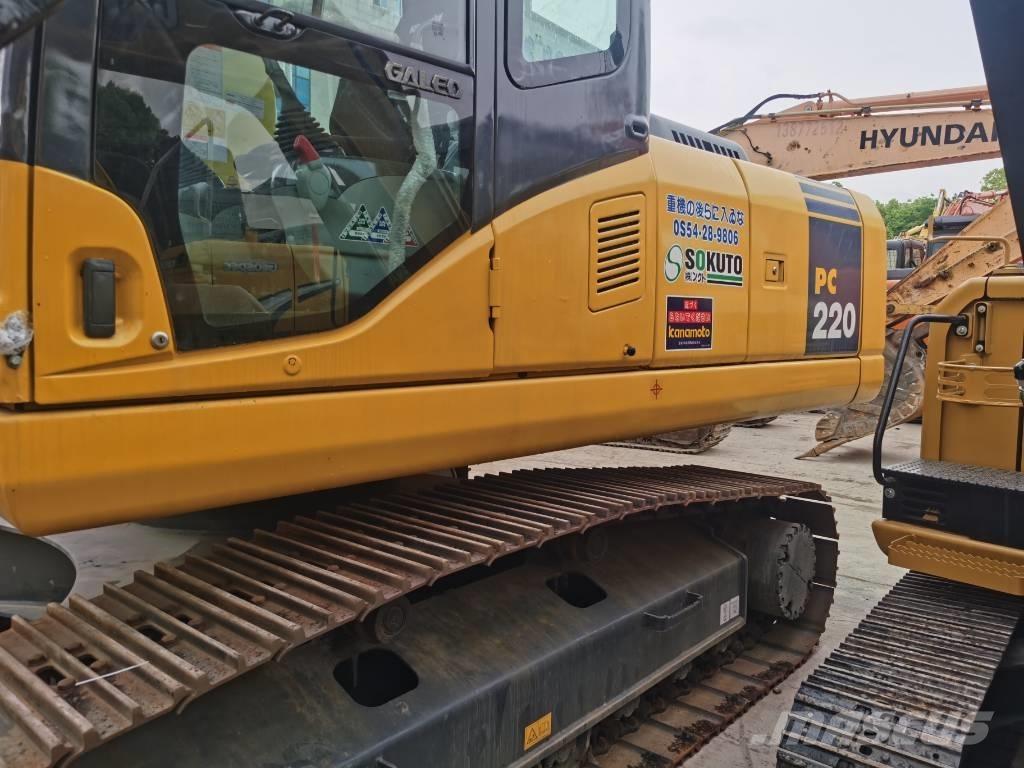 Komatsu PC220-7 Pelle sur chenilles