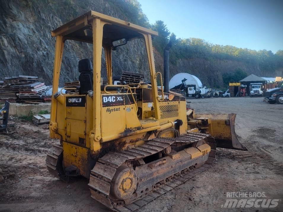 CAT D 4 C XL HST Bouteurs sur chenilles
