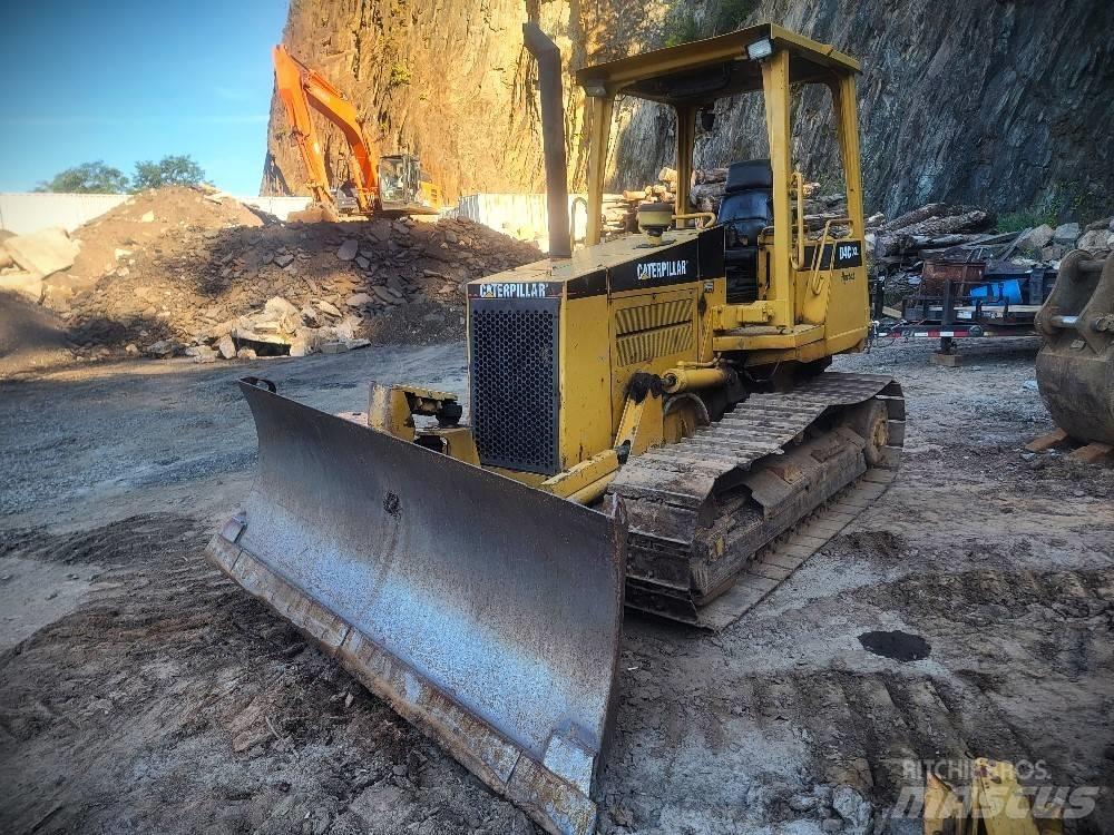 CAT D 4 C XL HST Bouteurs sur chenilles