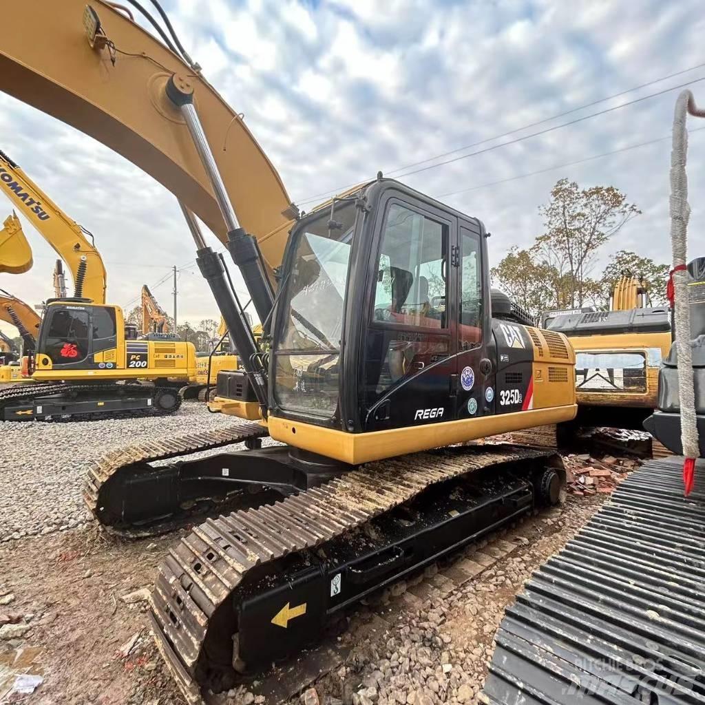 CAT 325 D Pelle sur chenilles