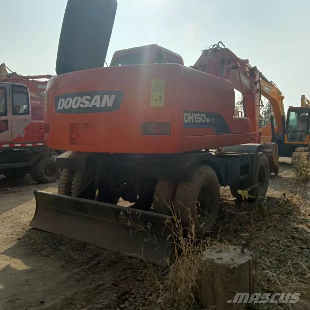 Doosan DH150W-7 Pelle sur pneus