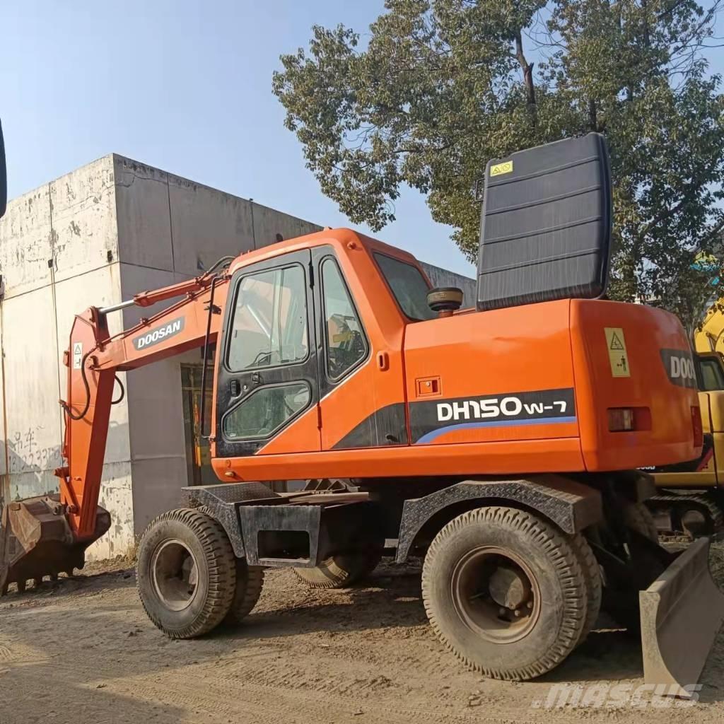 Doosan DH150W-7 Pelle sur pneus