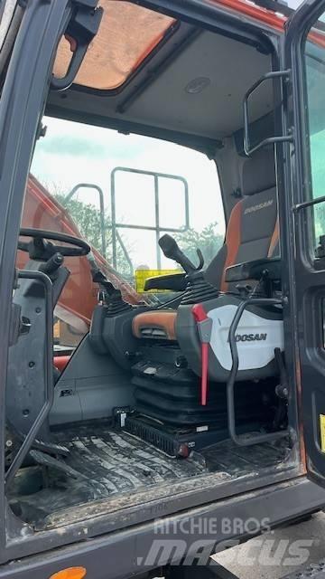 Doosan DX140W-5 Pelle sur pneus