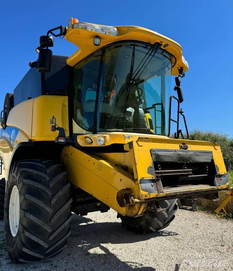 New Holland CX 760 Moissonneuse batteuse