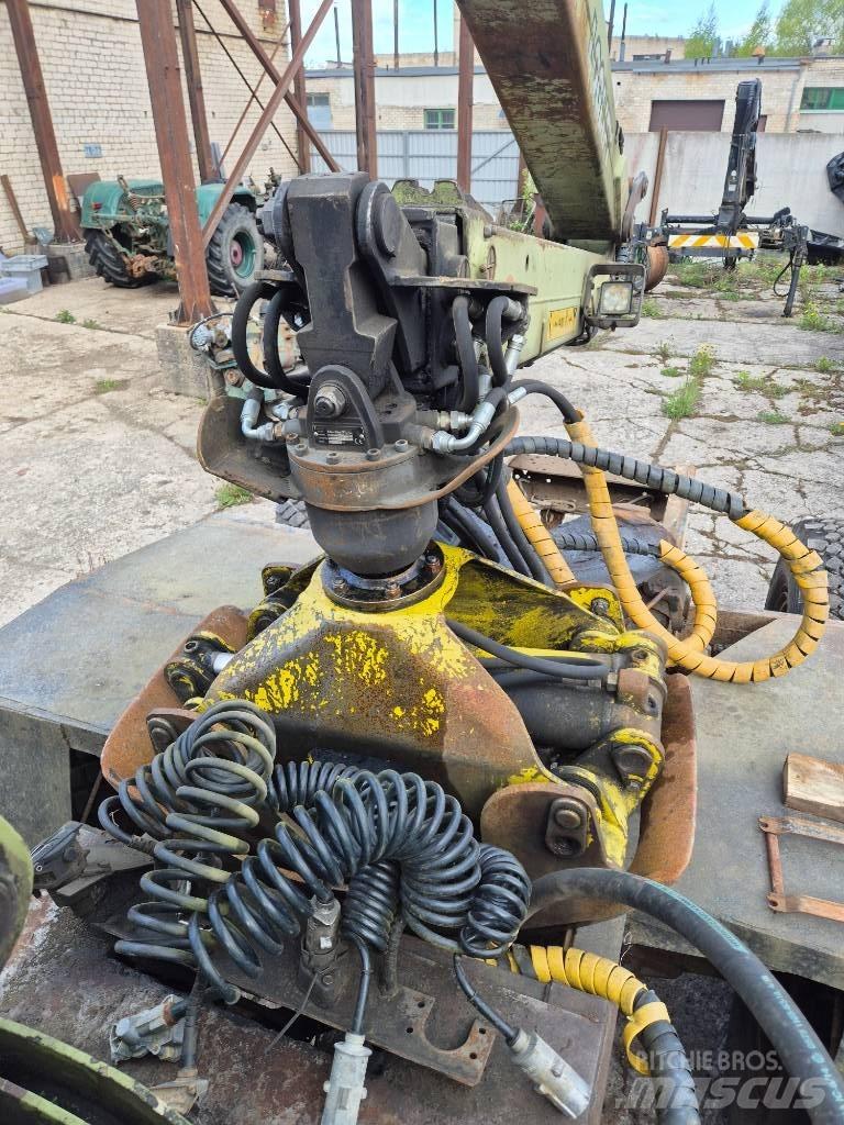 Loglift 82S Grue porteuse