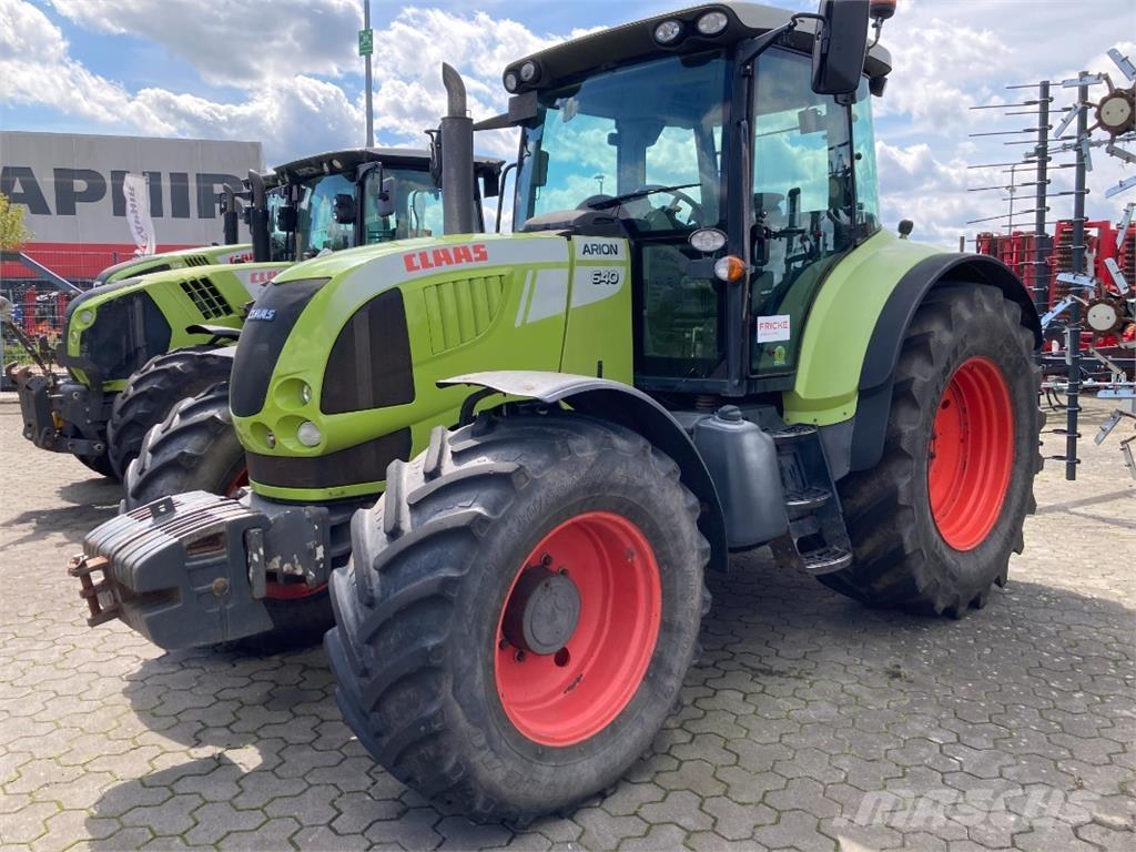 CLAAS Arion 640 Tracteur