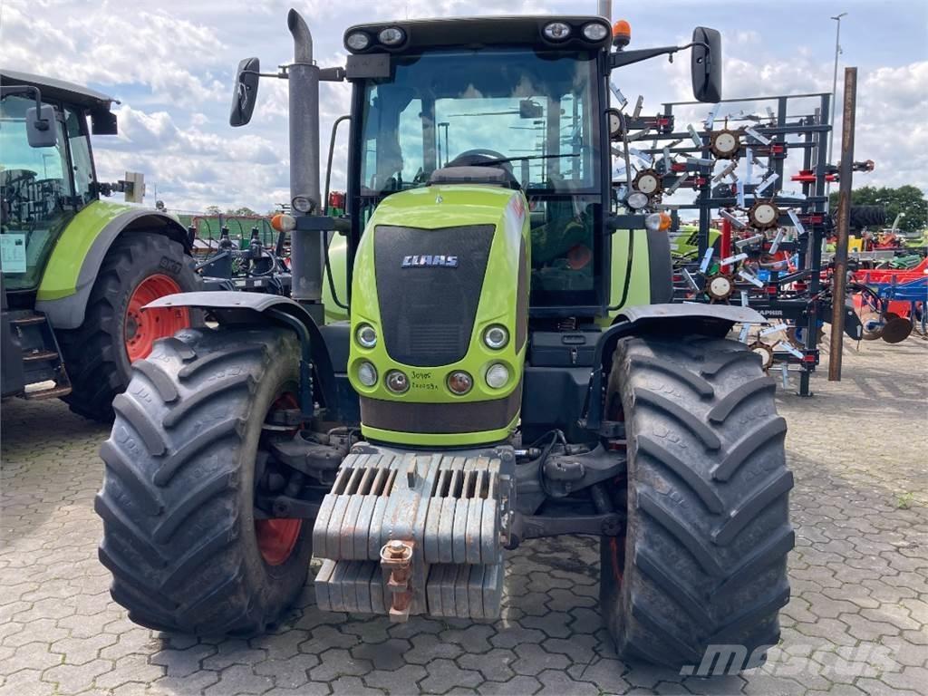 CLAAS Arion 640 Tracteur