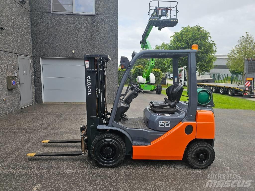 Toyota 02-8 FG F 20 Chariots GPL