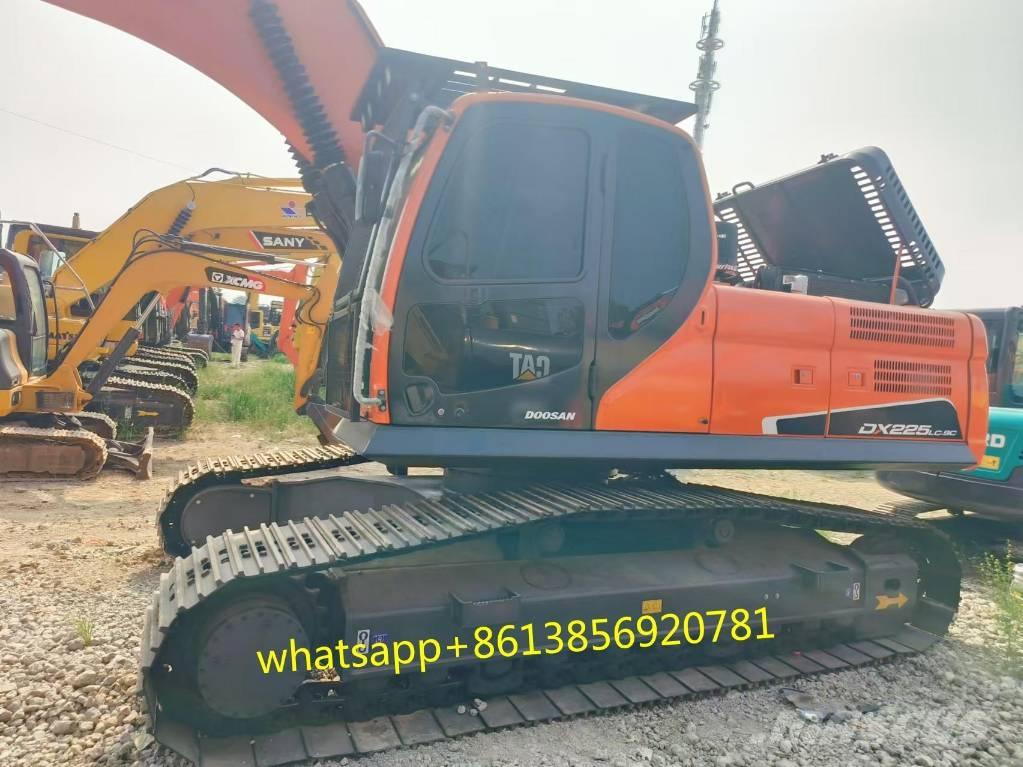 Doosan DX 225 Pelle sur chenilles