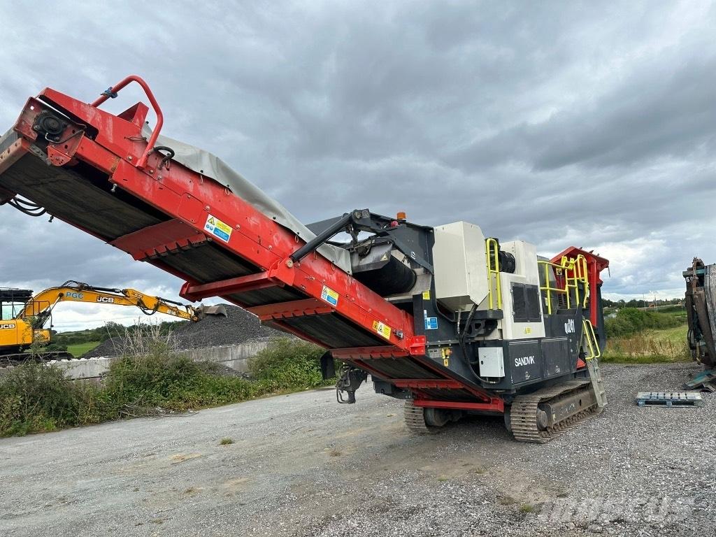 Sandvik QJ 241 Concasseur mobile
