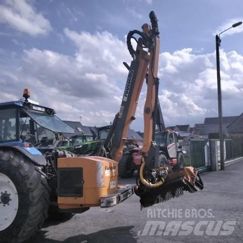 Rousseau FULGOR 850 Broyeur / Gyrobroyeur / Epareuse