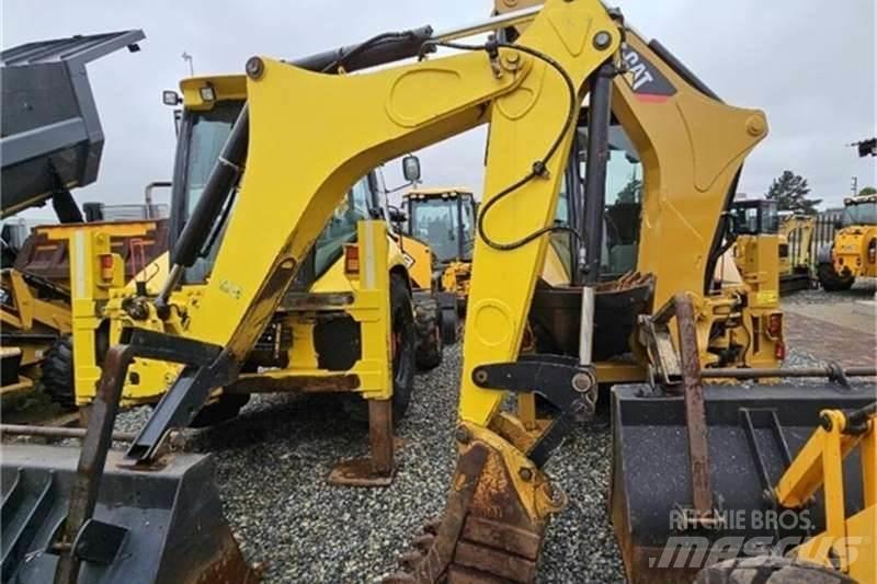 CAT 422E TLB Tractopelle