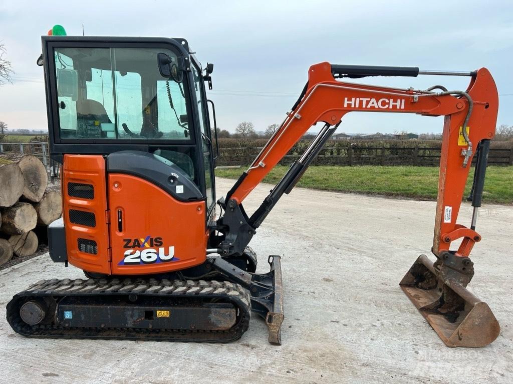 Hitachi ZX 26 U-6 Mini pelle < 7t