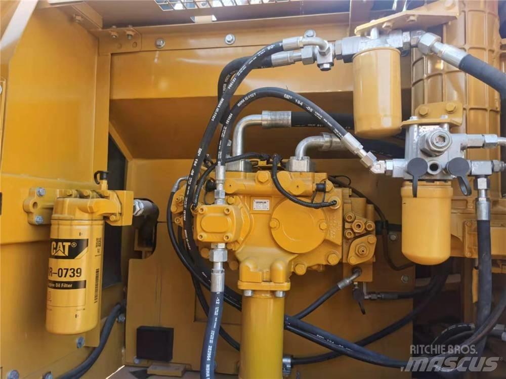 CAT 326D Pelle sur chenilles