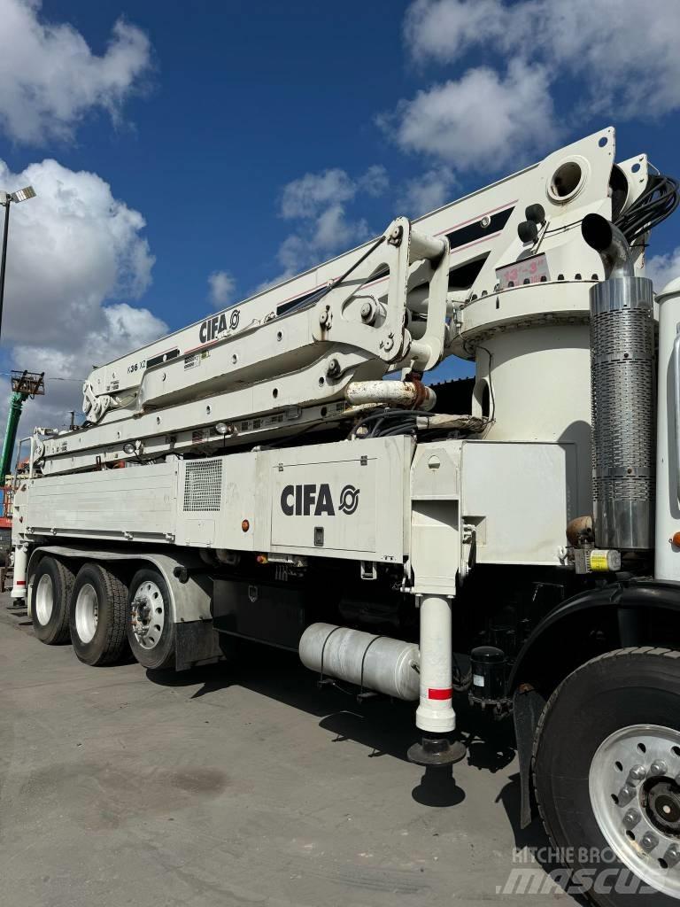Mack MR 688 S Autre camion