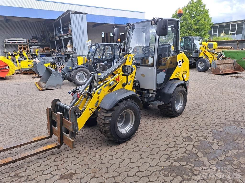 Wacker Neuson WL28 Chargeuse sur pneus