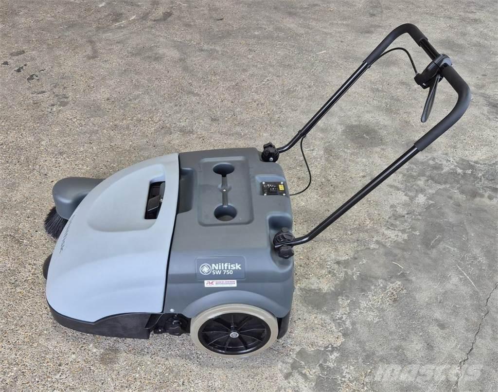 Nilfisk SW 750 Balayeuse / Autolaveuse