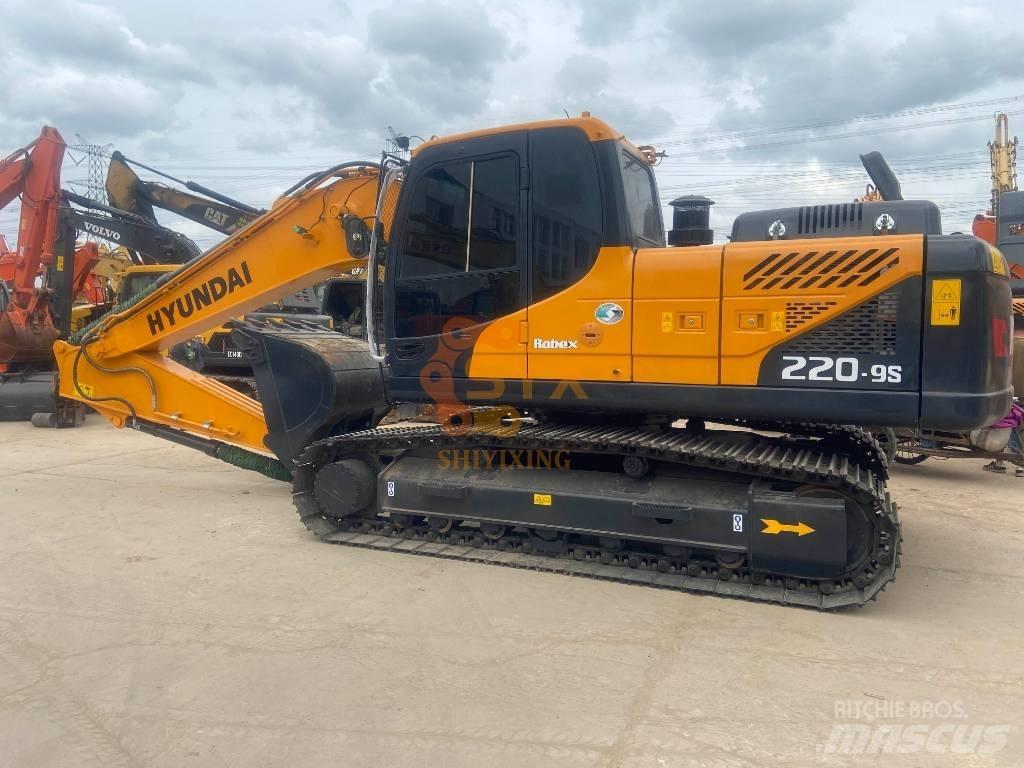 Hyundai 220-9 Pelle sur chenilles