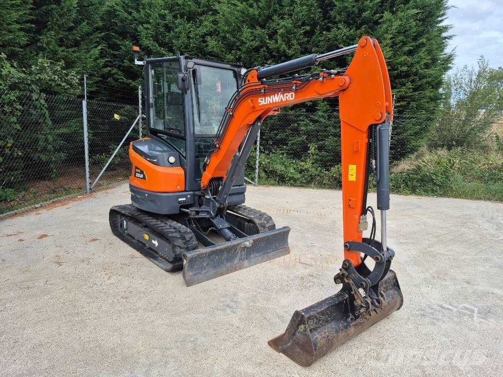 Sunward SWE 25 UF Mini pelle < 7t